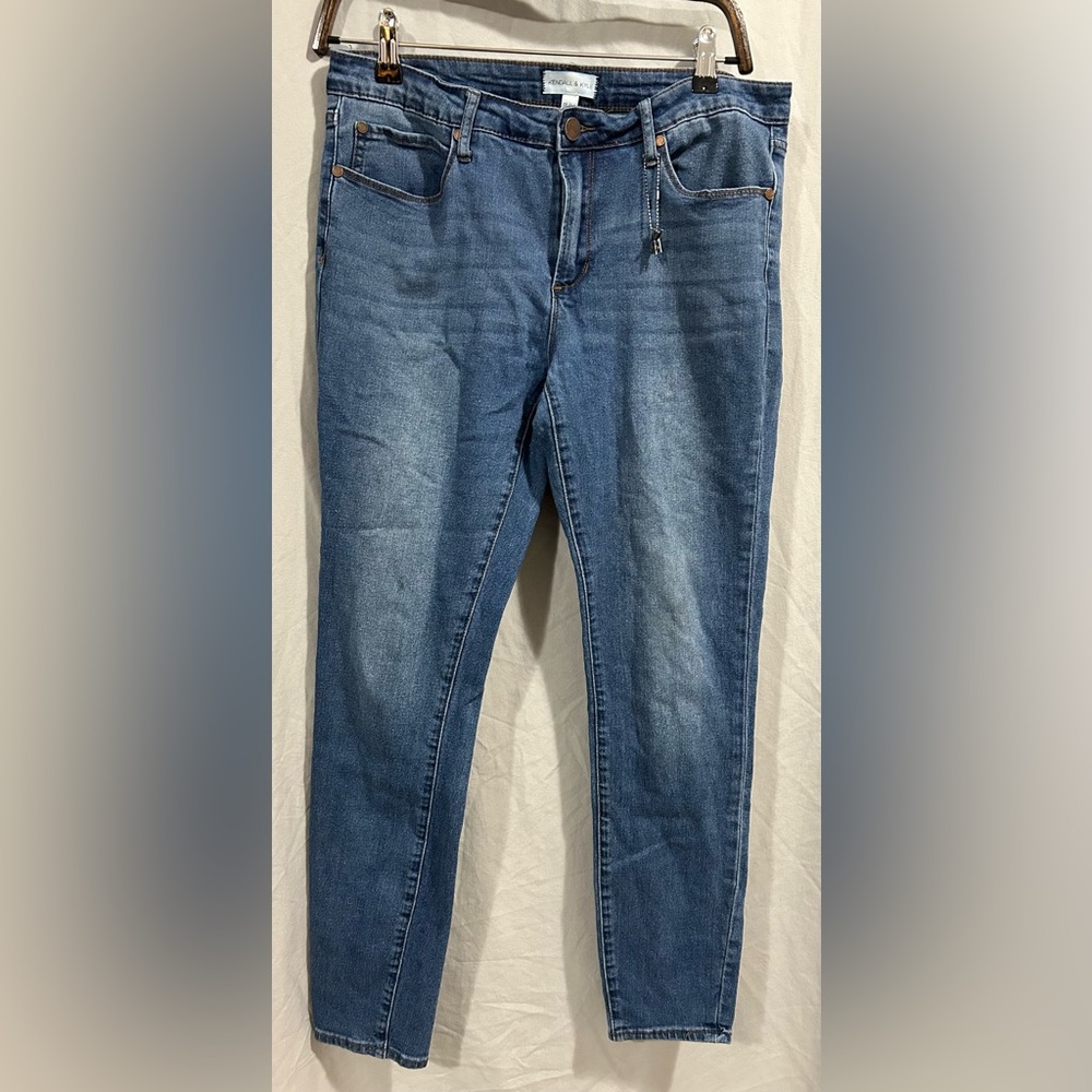 Kendall & Kylie Classic Blue Jeans, Size 13/14